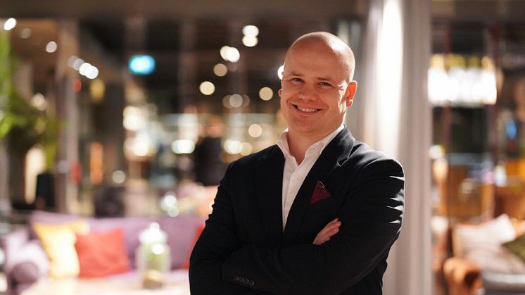 Fredrik Elfgren Hotelldirektör för Clarion Hotel Amaranten på Kungsholmen.
