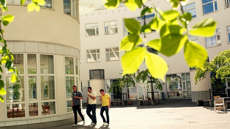 Framgångsrik EQUIS-ackreditering: Jönköping International Business School beviljas ytterligare fem år