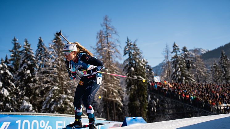 KLAR FOR VM: Ingrid Landmark Tandrevold leder verdenscupen for kvinner i skiskyting. Foto: Emil Sørgård/NSSF
