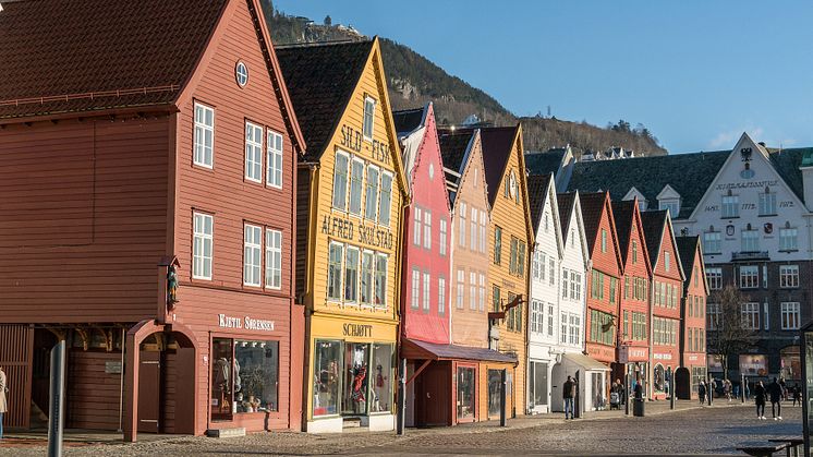 Bergen - foto Pixabay. Betalingsevnen til Hordalendinger er svekket det siste året. Hordaland har den tredje største økningen på landsbasis når det gjelder antall personer med betalingsanmerkning. 