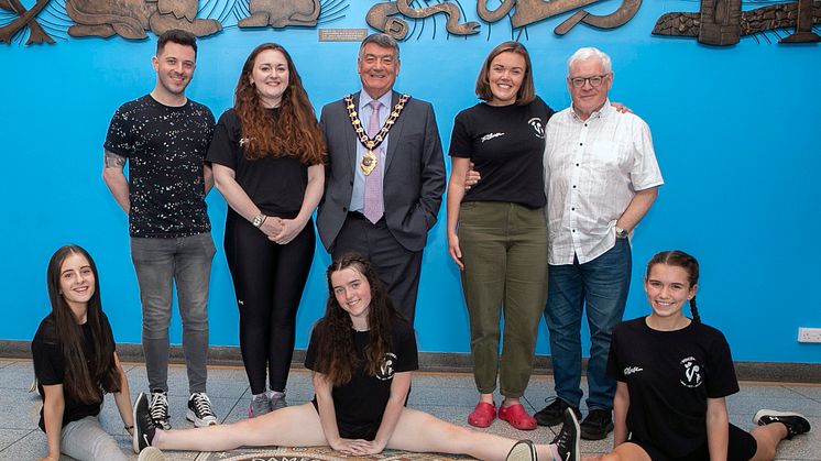 Mayor Ald Noel Williams along with Cllr John Hyland, Kerry McCreight, (Co-ordinator), Lesley Henry, (Voiceworks Director), Wilson Shields, (Musical Director) and pupils, Lara, Hallie and Emma