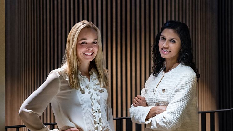 CFO Birthe Smedsrud Skeid (t.v.) og den nye økonomisjefen Leena Mari Male Lyngstad. 