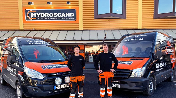 På fotot syns Hydroscands servicetekniker (fr. v.) Johan Bengtsson Braun och Johan Rapp.