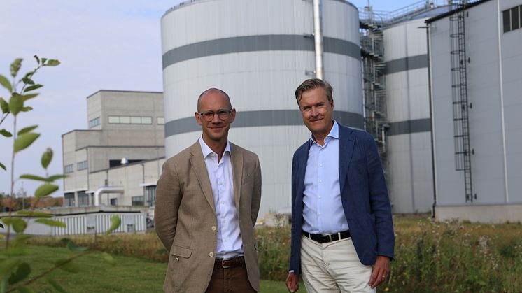 Fredrik Åkesson, VD St1 Biogas, tillsammans med Magnus Kårestedt, VD Borås Energi och Miljö