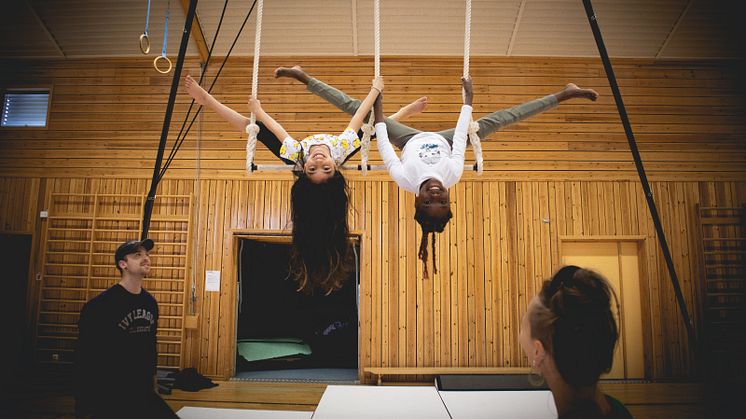 Mortensrud Sirkusskole i Oslo får støtte til utstyr til luftakrobatikk. (Foto: Mortensrud Sirkusskole)
