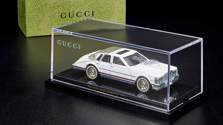 Das seltene Sammlerstück repräsentiert die Vergangenheit und die Zukunft von Gucci und ist ab dem 18. Oktober 2021 bei Mattel Creations erhältlich.