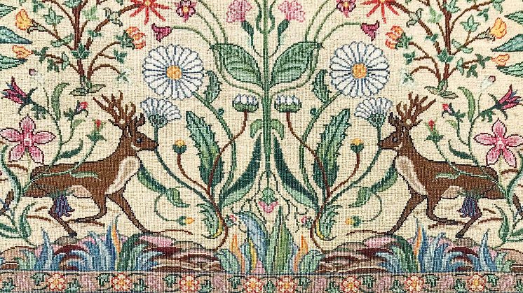 Sju sorters blommor - en iransk matta inspirerad av det svenska landskapet