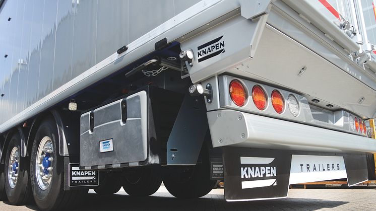 Knapen Trailers has adopted the new reinforced BPW air suspension ECO Air Compact HD for its moving floor trailers. 