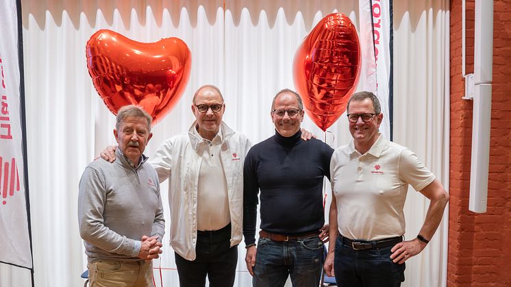 Staffan Lindeborg, Thomas Ravelli, Magnus Olsson och Stefan Jutterdal på plats under invigningen av JU som Sveriges första hjärtvänliga lärosäte.