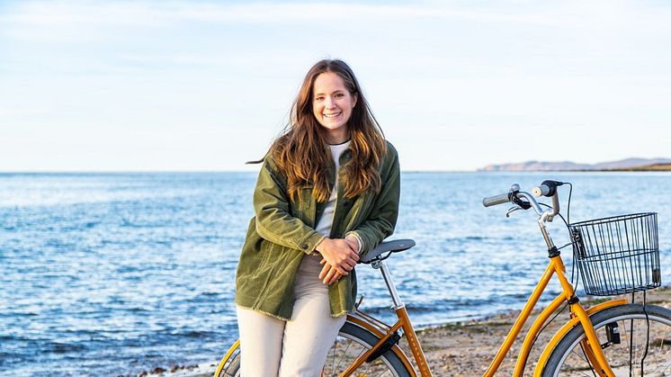Isabel Boltenstern, sportjournalist och influencer, träffar inspirerande människor under Hållbarhetsresan i nordvästra Skåne. Foto: Öresundskraft.