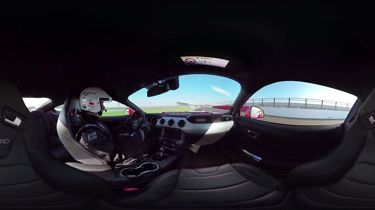 Oplev Ford Mustang på Silverstone i 360 graders video