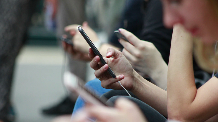 Stulna smartphones blir värdelösa genom samarbete mellan Telia och mobiltillverkare 