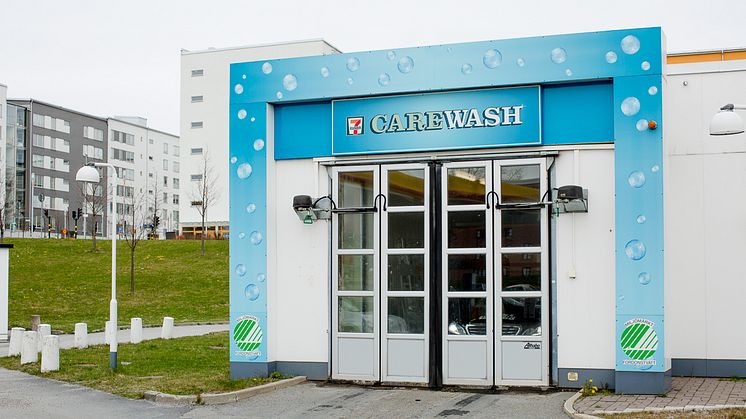 Stora biltvättarhelgen: Tvätta bilen i en biltvätt och var med och rädda världen