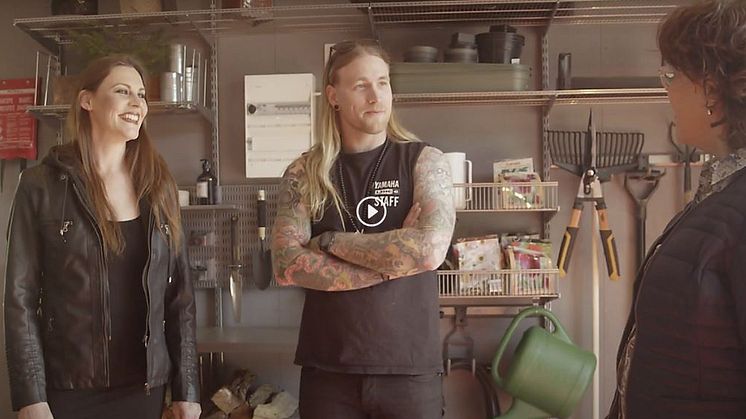 Metal-stjerne Hannes og Floor Van Dahl er på ingen måde et garageband, for de spiller i de verdensberømte Sabaton og Nightwish. Men de tilbringer gerne ekstra meget tid i deres garage i dag, efter dens mageløse makeover!