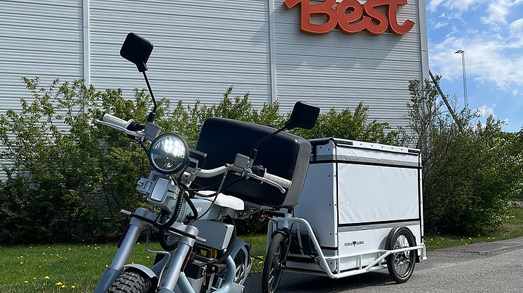 Best Transport initierar en pilot med det svenska elmotorcykel- och mopedbolaget CAKE för hem- och boxleveranser med emissionsfri elmoped.