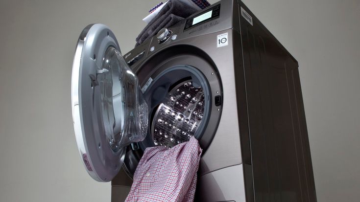 Stilfull design i tvättstugan: LG BIG-IN COMBO – SILVERSKIMRANDE SKÖNHET MED  KAPACITET I VÄRLDSKLASS