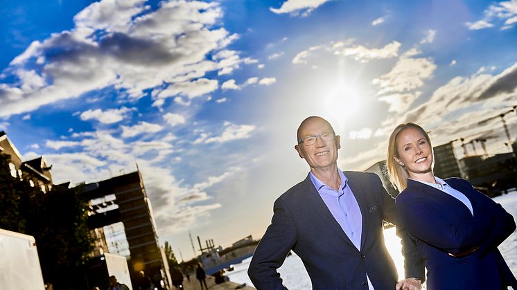 Adm. direktør i Visma DataLøn A/S, Karina Wellendorph, og adm. direktør i ProLøn A/S, Finn Conradsen, danner nyt par i et fælles fremstød, der skal cementere og udbygge de to Visma-ejede løn-brands position på det danske marked.