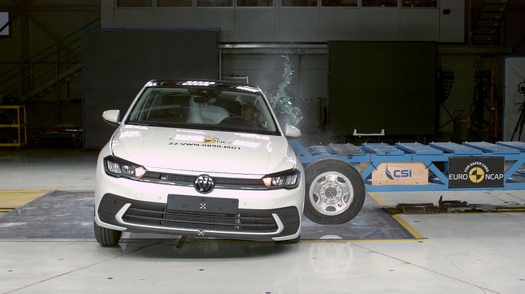 VW Polo - Side Mobile Barrier test