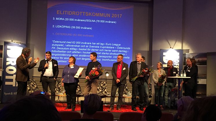 Lidköping på plats på scen tillsammans med Östersund, Mora och Solna
