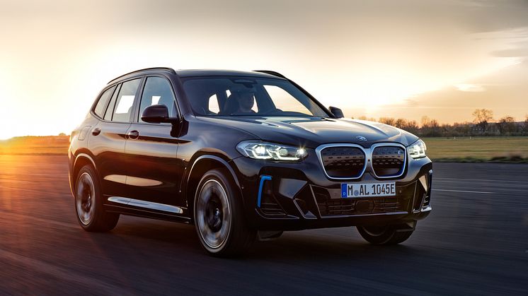 Nye BMW iX3: Oppdatert elektrisk kjøreglede med M Sport