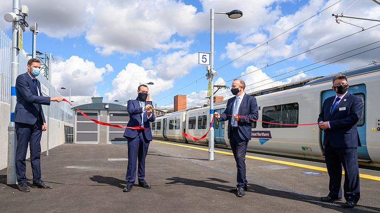 Stevenage MP opens new station platform