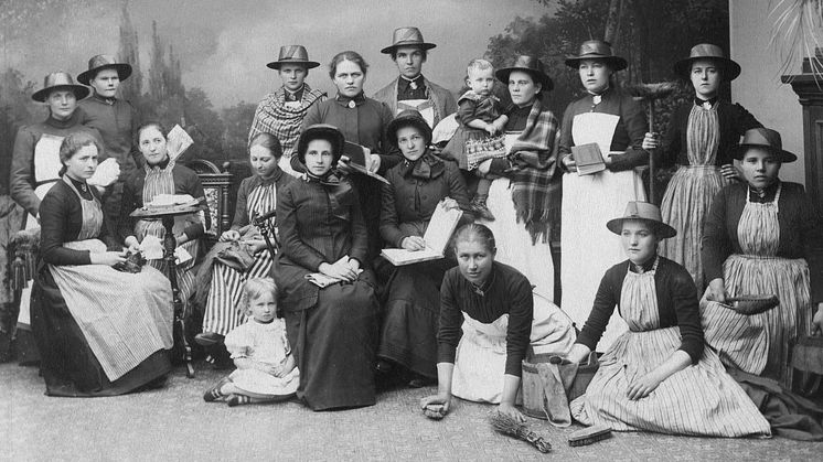 År 1891 - Slumsystrarna etableras, hjälp och stöd till de fattigaste av fattiga med förebild i Londons slumkvarter. Foto: Frälsningsarméns arkiv