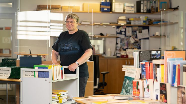 Diplom-Bibliothekarin Ute Rosowski wird am 6. Juli in den Ruhestand verabschiedet.