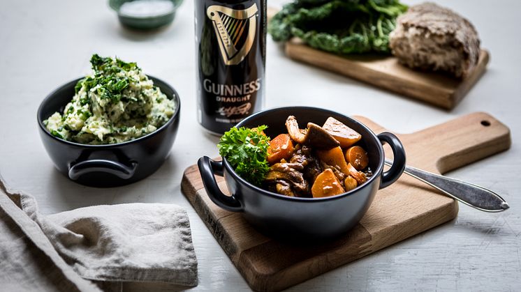 Fira St. Patrick’s Day med grön ”Irish stew”