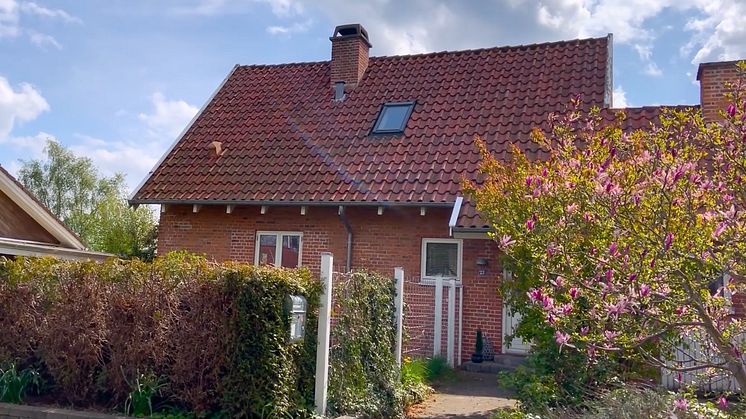 Lindab og Teknologisk Institut har gennemført radonmålinger for at dokumentere, hvilken effekt balanceret mekanisk ventilation har på reduktion af radon i et almindeligt dansk hus. Resultatet viser en effekt på 48 procent.