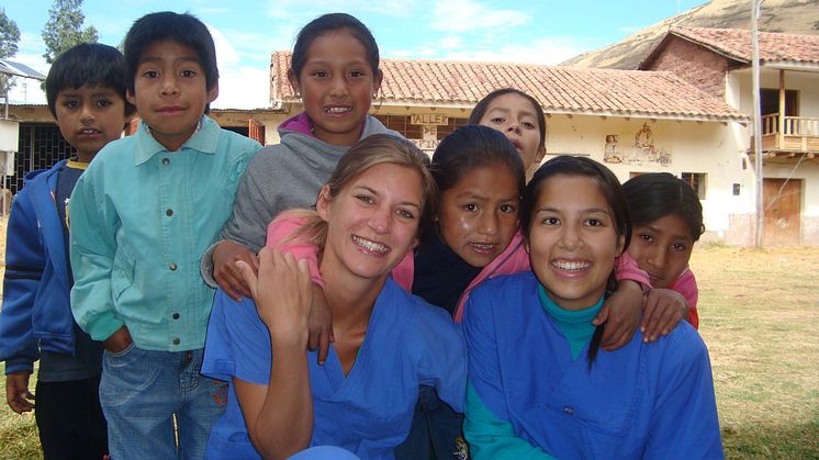 Beim Hilfseinsatz des "Zahnärzte helfen e.V." in einem peruanischem Bergdorf