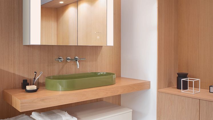 RL40 Room Light-Spiegelschränke von burgbad bringen eine neue Beleuchtungsqualität ins Bad.