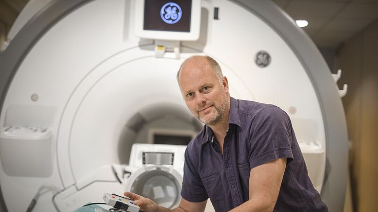 Lars Nyberg, professor i neurologi vid Umeå universitet som arbetar med hjärnavbildning och forskar om hjärnans åldrande. Foto: Mattias Pettersson.