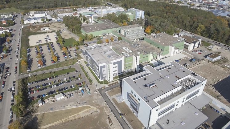 Der Neubau der Impfstoffproduktion von Takeda in Singen (vorne)