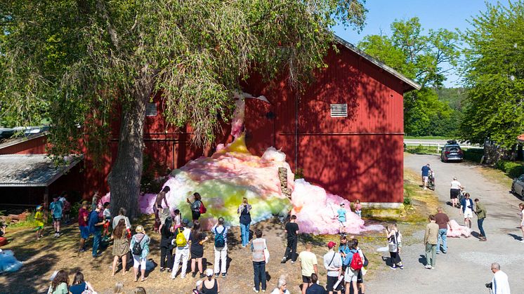 Stephanie Lüning, Island of Foam - Version # XXV/ Coloured Barn, 2023. From the opening of MOMENTUM 12: Together as to gather, Norway, 2023. Photo: Eivind Lauritzen, Galleri F 15. 