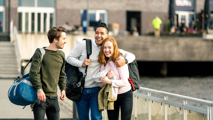 Om tre uker strømmer tusenvis av ferske studenter inn i Oslos pulserende studentmiljø. SiO deler sine beste tips for overgangen til studentlivet. Illustrasjonsfoto: Svein Finneide