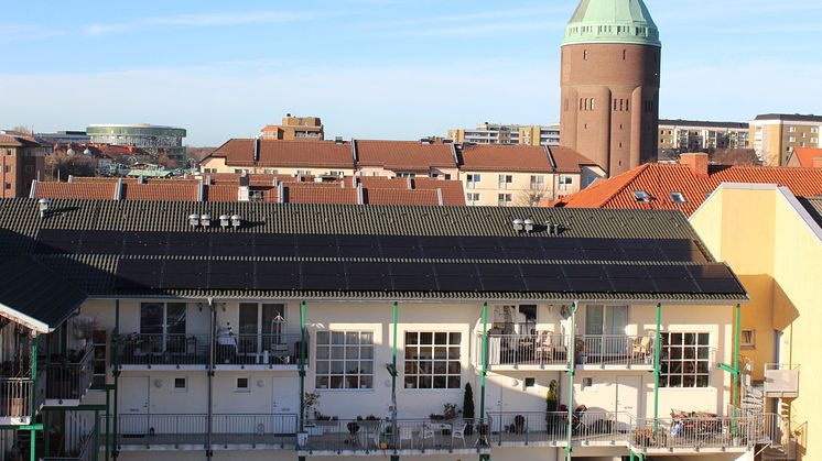 Solceller på Malmös tak, här bostadsrättsföreningen Cykeln i Sofielund. Foto: Jan Svärd, ordförande BID Sofielund