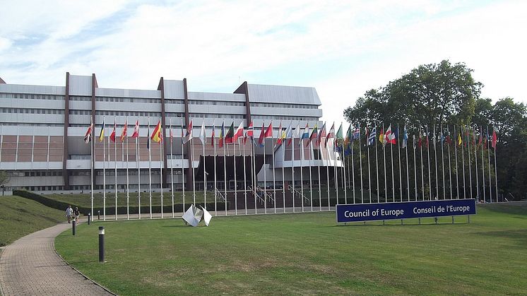 Gebäude des Europarats in Straßburg - Von Hermann Junghans - https://de.wikipedia.org/w/index.php?curid=7453857