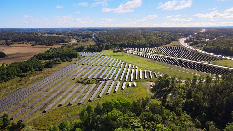 Samarbetsavtalet omfattar 500 MW, vilket motsvarar 34 st. solparker som HSB Solpark som ligger utanför Strängnäs.