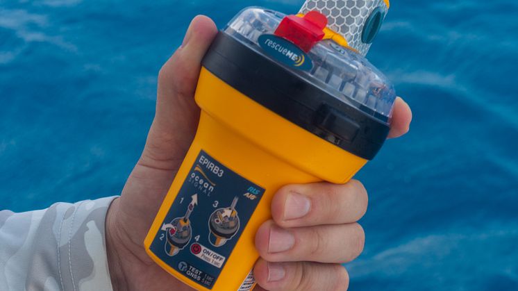 Ocean Signal rescueME EPIRB3 (hand)