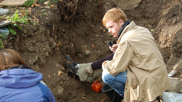 Studenter på Högskolan i Skövde har gjort dokumentärfilm om utgrävningarna i Varnhem 