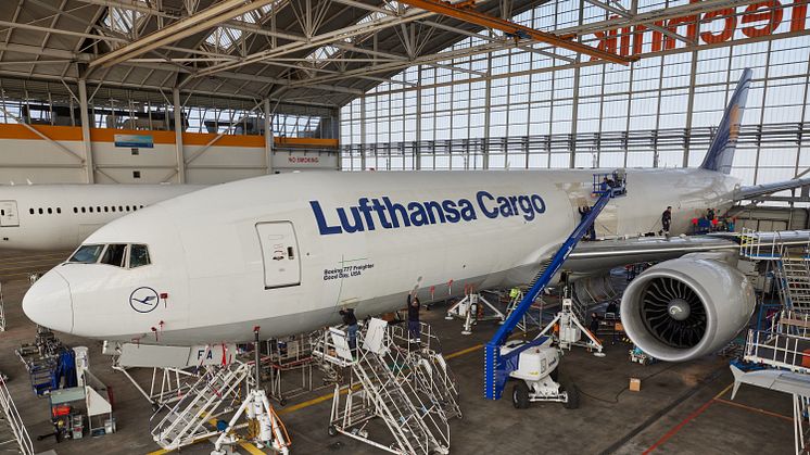 At Lufthansa Cargo, the world's first freighter to take off with CO2-efficient AeroSHARK technology