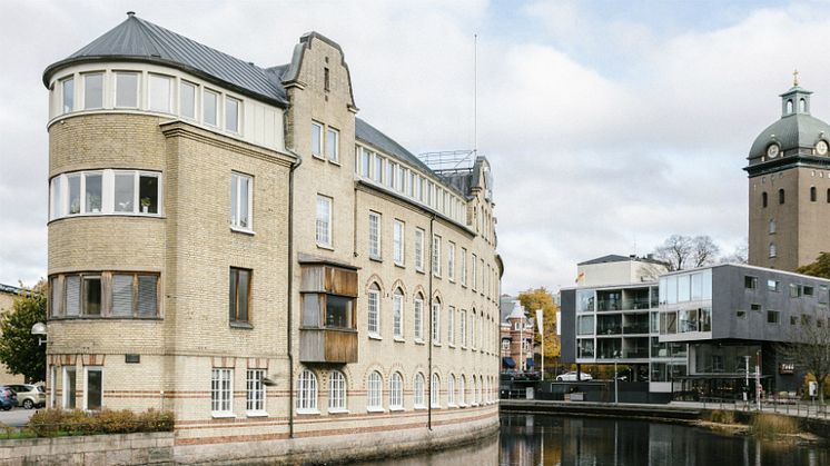 Riksbyggen i Borås flyttar till anrika och nyrenoverade lokaler på Viskaholm
