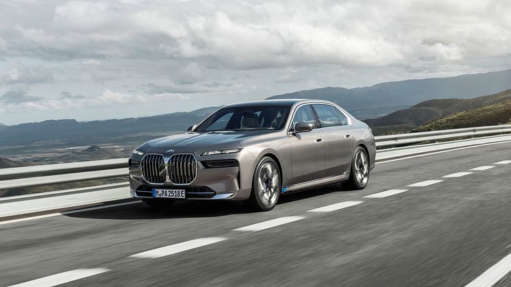 Året 2022 for BMW Group: Nok en gang nummer 1 i det globale premiumsegmentet – med doblet salg av elbiler