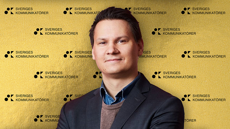 Tero Marjamäki, Head of Communications & Sustainability Blocket, tog emot priset bästa innovativa kommunikation.