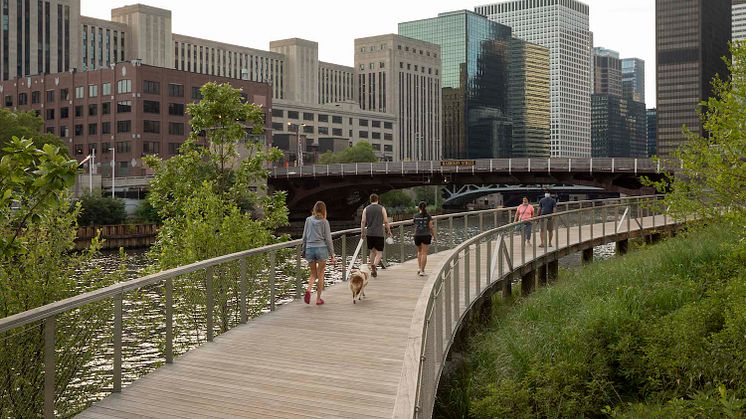 NEW SOUTHBANK RIVERWALK OPENS ALONG CHICAGO RIVER