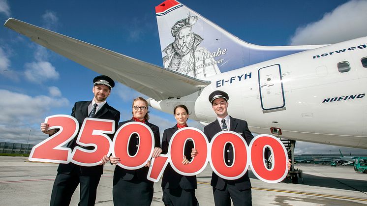 Norwegian Dublin base crew members mark 250,000 passenger milestone