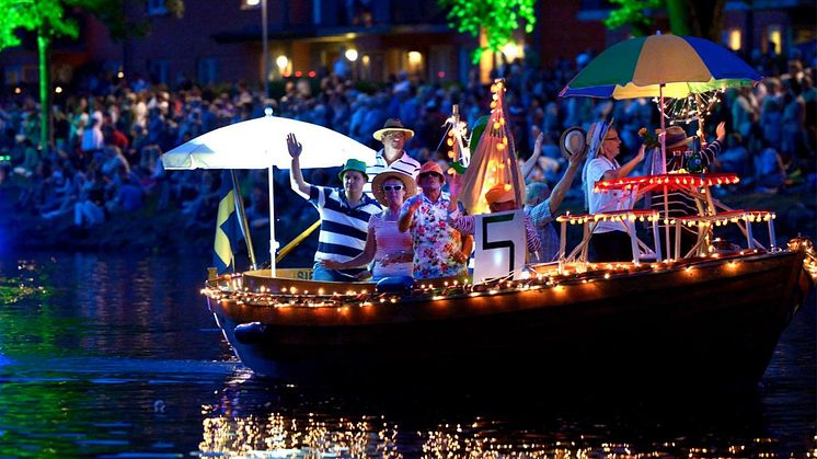 Sedan 2015 genomförs Ljusfesten i kommunal regi och under de två senaste åren har Ljusfesten med både scenframföranden och båtparad arrangerats på Tullportsplatsen i Ängelholm.