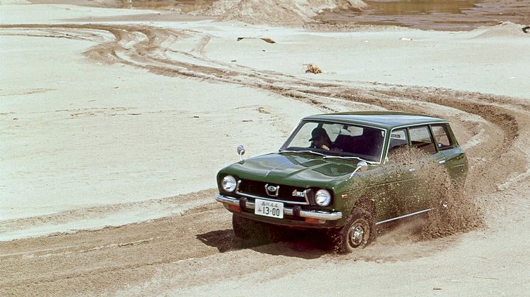 Den första serietillverkade Subarun med fyrhjulsdrift var Subaru Leone 1400 4WD. BIlen som 1972 kom att bilda norm för framtidens fyrhjulsdrivna personbilar och blev en global exportsuccé för Subaru.