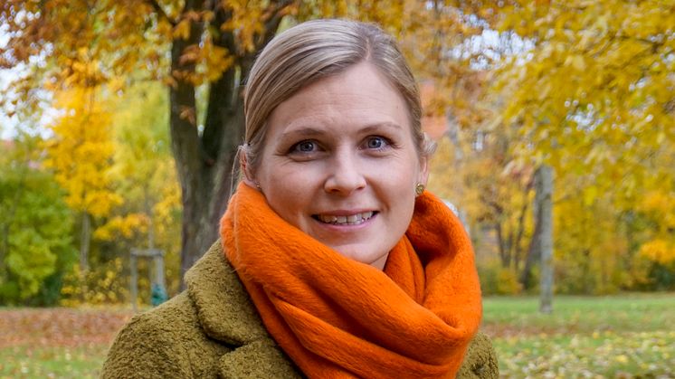 Lisa Källström, universitetslektor i företagsekonomi, gillar att forska i ämnet samverkan och att samarbeta med andra – så det gifter sig bra.