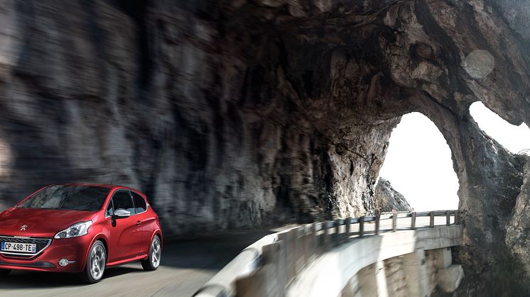 Sverigepremiär för Peugeot 208 GTi - komprimerad körglädje